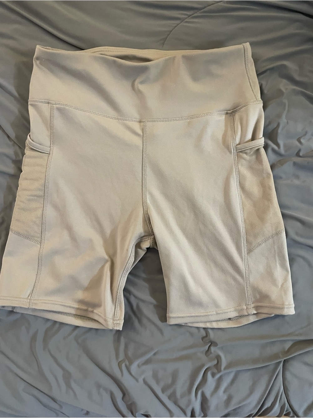 Daisy Fuentes Light Beige High-Rise Bike Shorts with Side Pockets